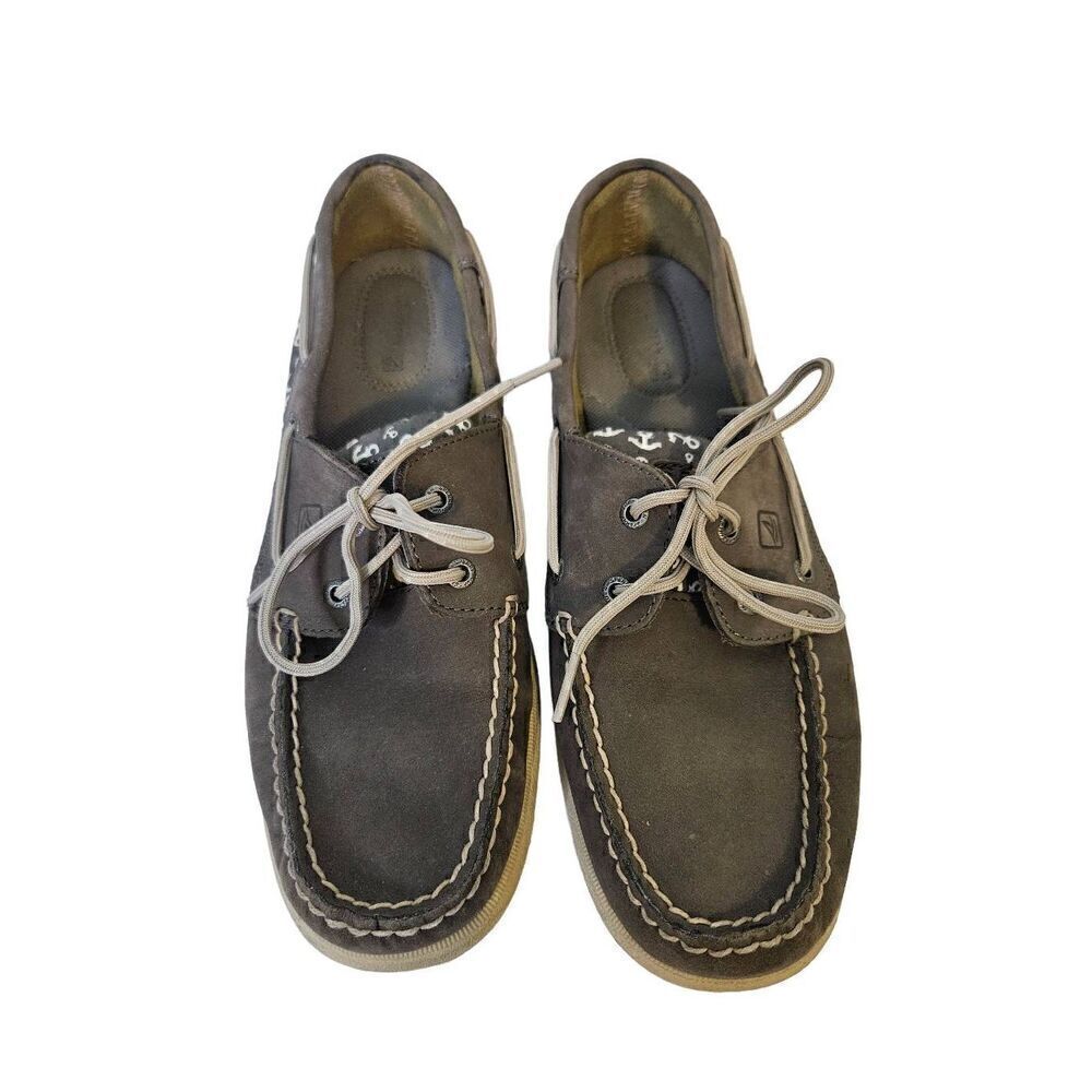 Sperry stone colored top siders with anchor print accent. Size 9.